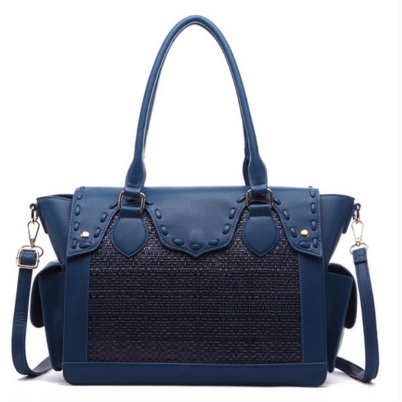 NWT Beautiful and Spacious Blue Classic Satchel Bag! - Picture 1 of 3